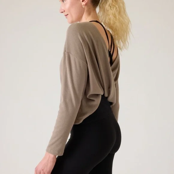 Athleta presence twist sweatshirt - Picture 4 of 5